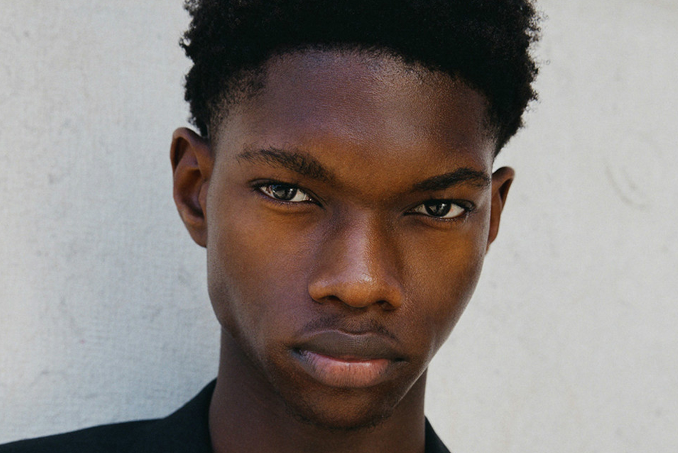 𝐙𝐚𝐪𝐮𝐞𝐥 𝐌𝐞𝐧𝐝𝐞𝐬: Breaking Barriers as a Top African Male Model