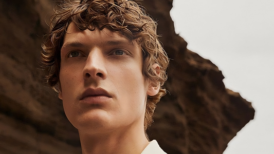 𝐕𝐚𝐥𝐞𝐧𝐭𝐢𝐧 𝐂𝐚𝐫𝐨𝐧: Where Classic Meets Contemporary