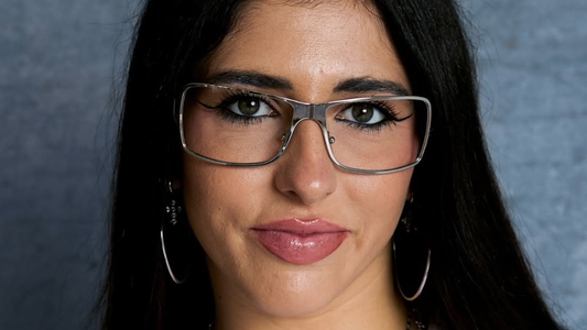 𝐂𝐚𝐫𝐨𝐥𝐢𝐧𝐚 𝐃𝐞 𝐥𝐚 𝐂𝐫𝐮𝐳 𝐂𝐚𝐬𝐭𝐞𝐥𝐥𝐨𝐭𝐞: Spain’s Rising Force in Fashion Marketing & Design 🌟