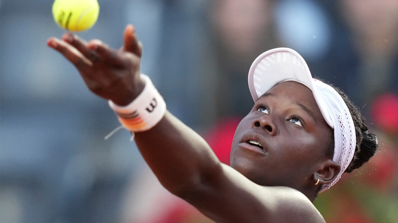 𝐕𝐢𝐜𝐤𝐲 𝐌𝐛𝐨𝐤𝐨: Montreal’s 18-Year-Old Queen of Tennis