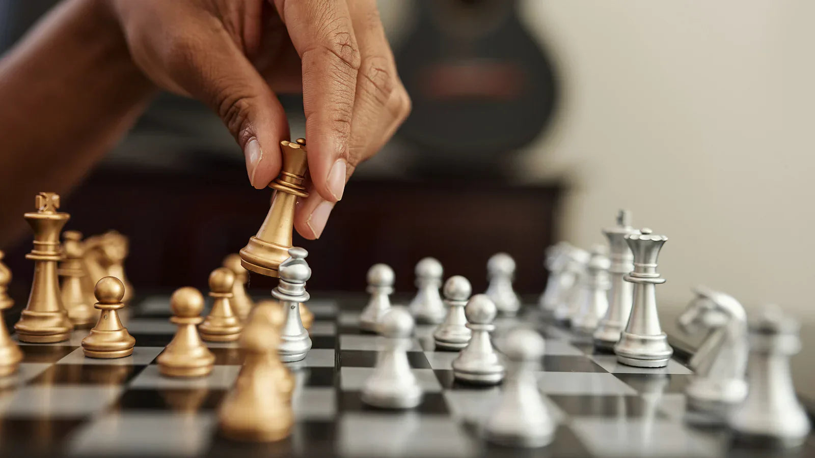 The 𝐁𝐞𝐬𝐭 𝐂𝐡𝐞𝐬𝐬 𝐎𝐩𝐞𝐧𝐢𝐧𝐠𝐬 𝐟𝐨𝐫 𝐖𝐡𝐢𝐭𝐞 (Beginners)
