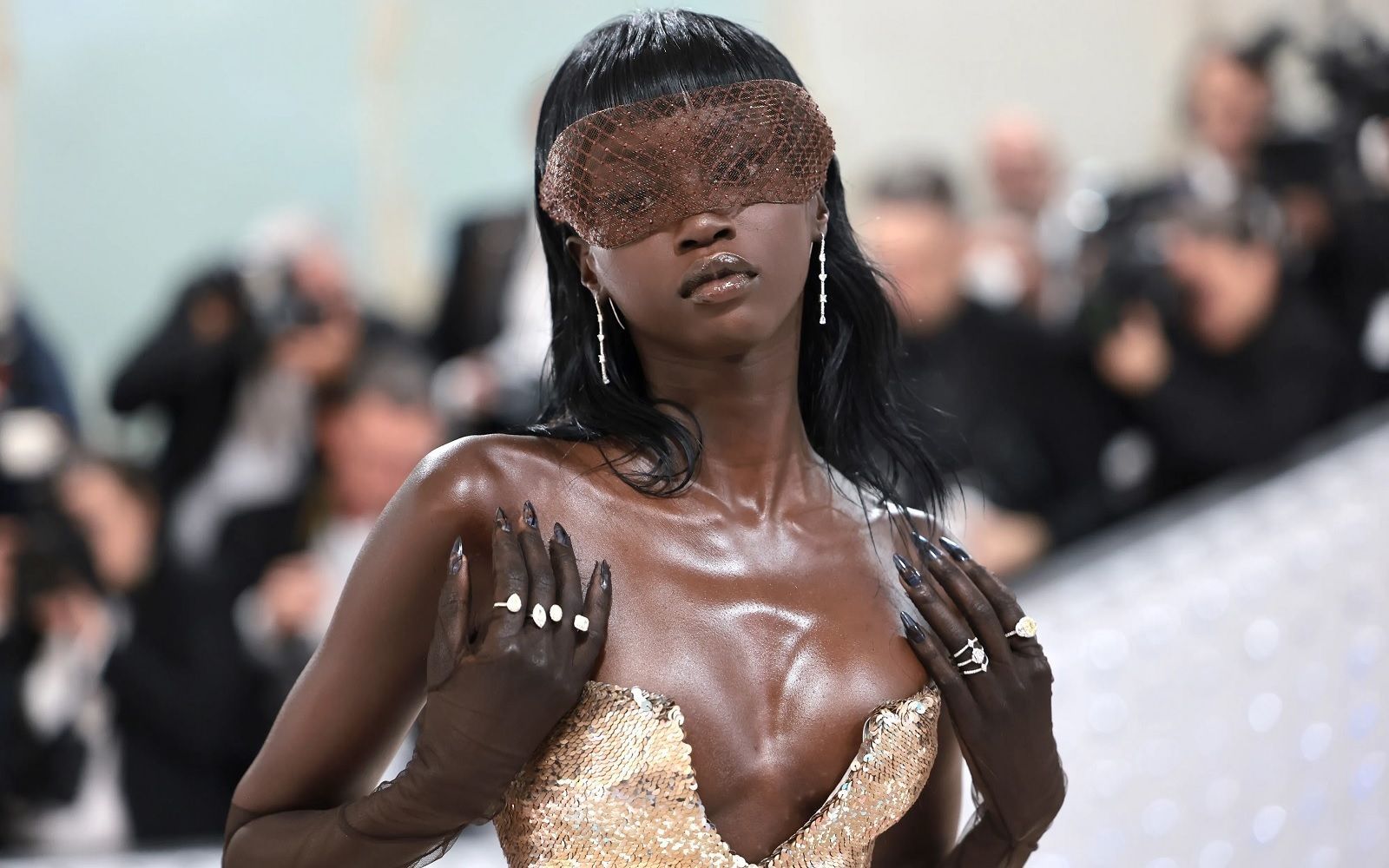 𝐀𝐧𝐨𝐤 𝐘𝐚𝐢: A Modern Icon of Timeless Elegance and Luxury